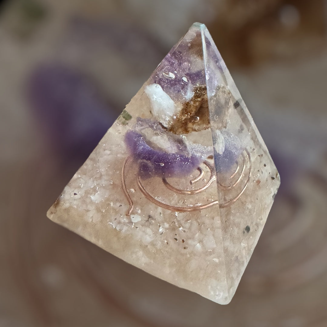 Orgonite groß Amethyst, Metallelemente und Rosenquarz.